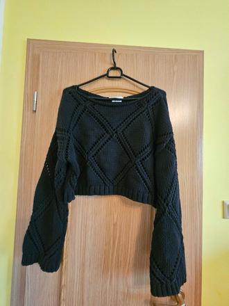 Čierny pulover v. s, reserved,s