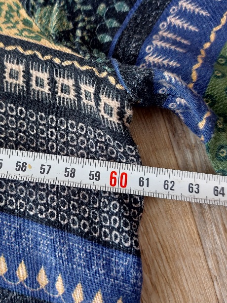 Modrozelené vzorované šaty, 48