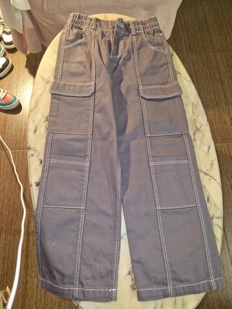 Nohavice, bershka,146