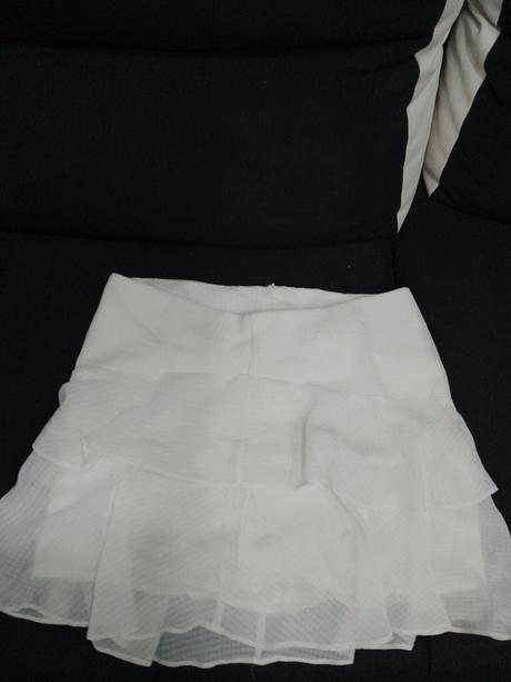 Biela volanová sukna l/xl, l