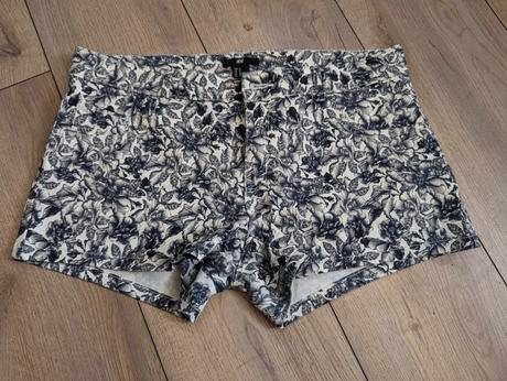 Dámske kraťasy, 40