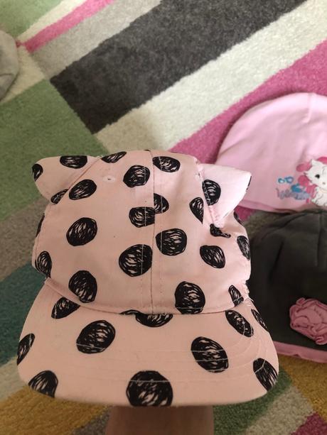 Šiltovka s uškami h&m + 3ks tenkých ciapociek, 92