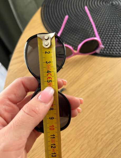 2x detske slnečné okuliare,