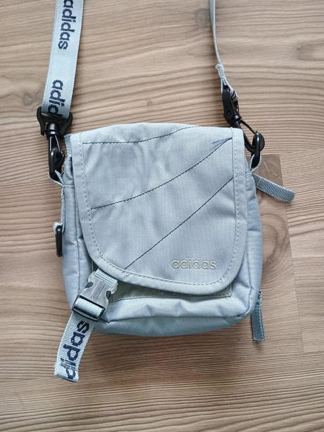 Kapsicka adidas unisex, adidas