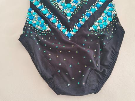 Dres na modrú gymnastiku, 140