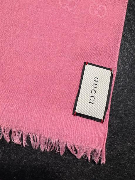 Gucci - ružový šál, 