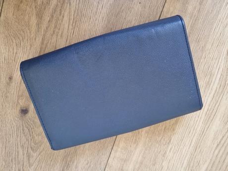 Modrá listová kabelka, 