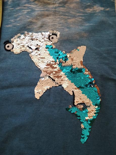 Tričko s premienacimi flitrami, c&a,116