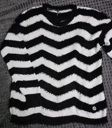 Čierno-biely pulóver, m