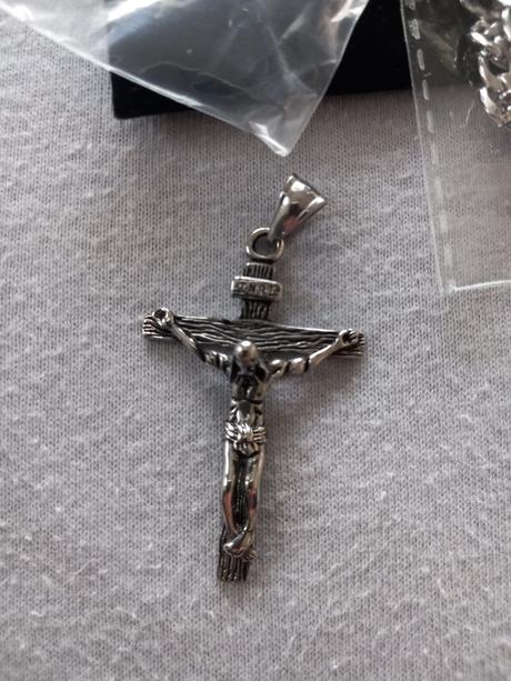 Retiazka s krizikom,