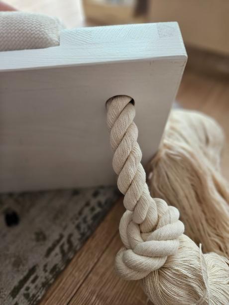 Drevená hojdačka krémová nová, 