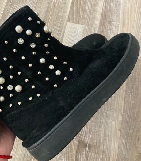 Krásne dámske členkové čižmičky s perličkami, 39