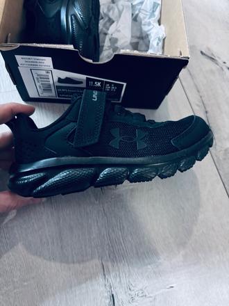 Ultraľahké tenisky, under armour,28