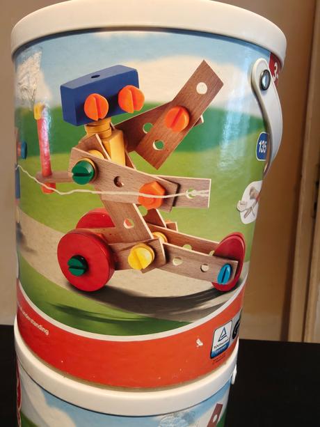 Skrutkovacia stavebnica, 