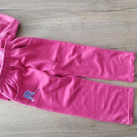 Dievčenské tepláky, 110