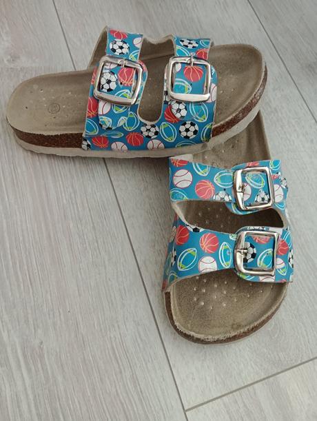 Futbalové šľapky, 33