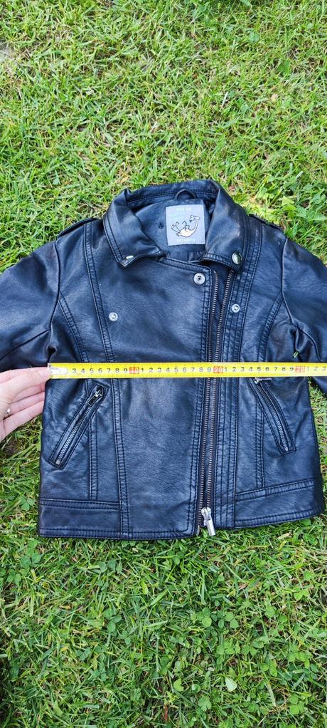 Koženka, reserved,122