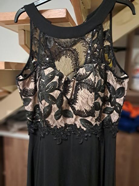 Spoločenské šaty, 42