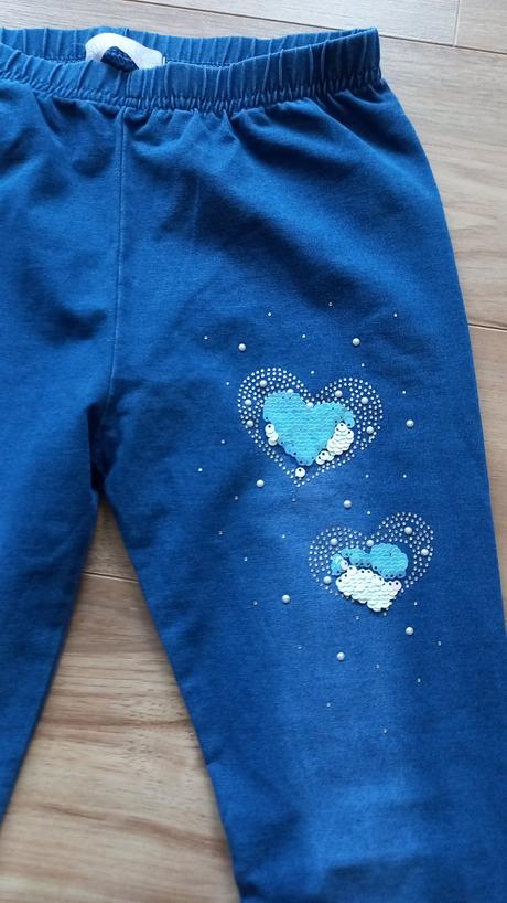 Modré tenké legíny, 134