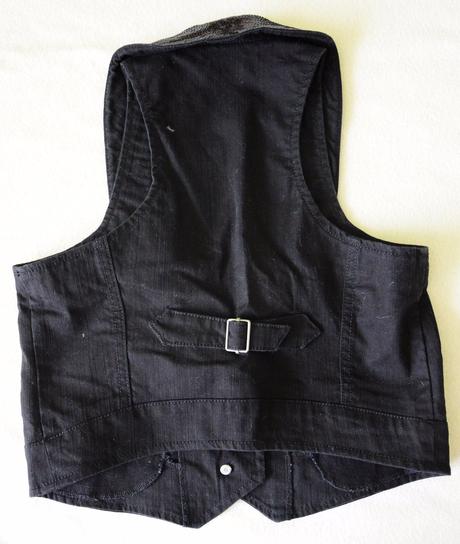 Vestička s flitrami sisley, 152