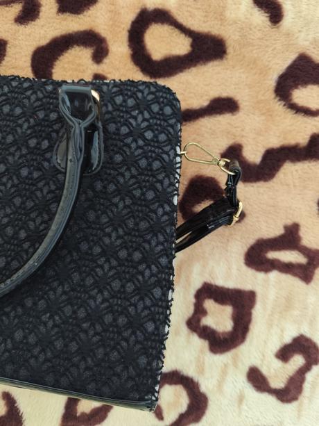 Čierna kabelka michael kors, trochu ošúchané boky,, michael kors