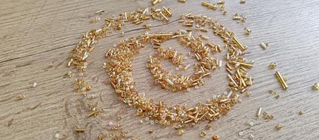 Mix rokajlových korálok - 20 gramov - zlatý, 