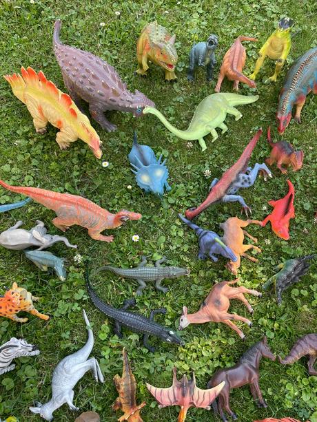 Zvieratka a dinosaury,