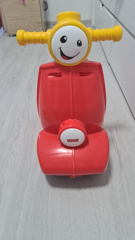 Odrážadlo / motorka fisher price,