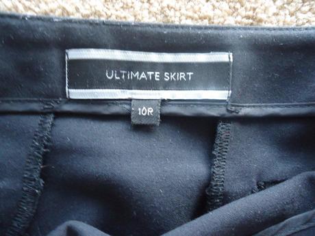 Čierna asymetrická rozparková sukňa, next,m