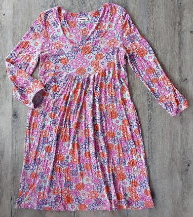 Kvetinové šaty, 38