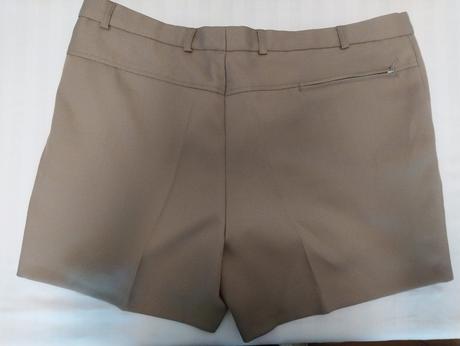 Pánske hnedé kraťasy, comfort, obvod pása 104 cm, 28