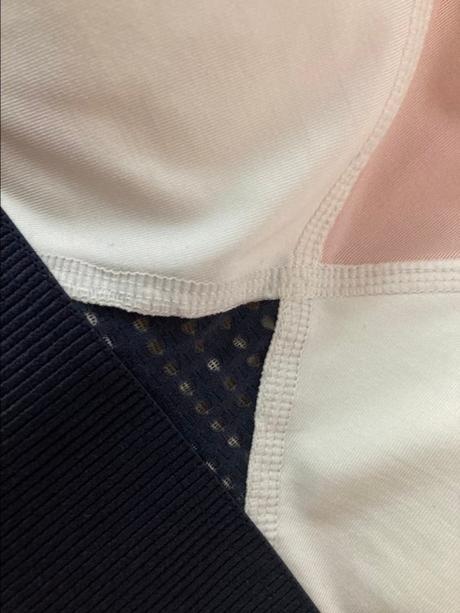 Sportova podprsenka, skiny,s