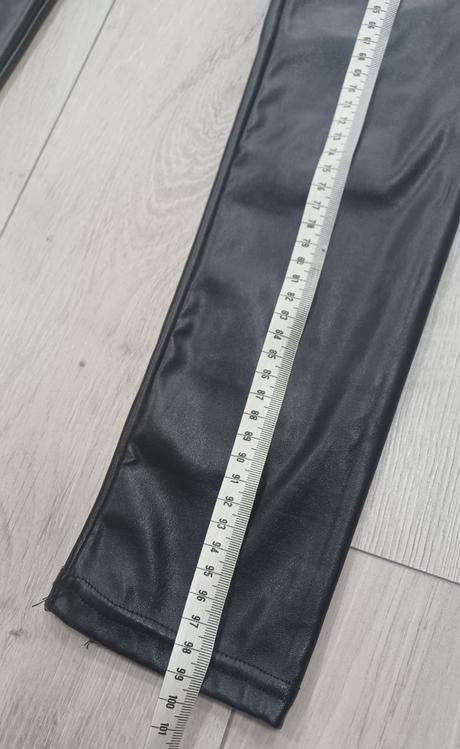 Koženkové legíny, s