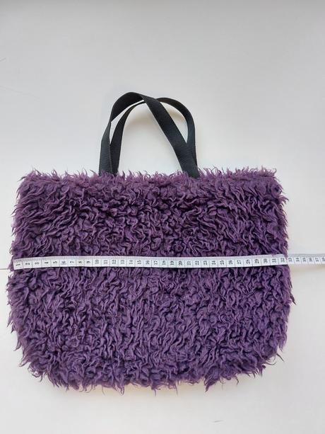 Chlpata kabelka do ruky, 