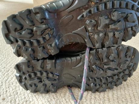 Turistické topánky, 32