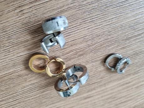 4 páry náušníc krúžky, 