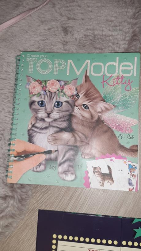 Topmodel, l.o.l.kabelka, bábika a pódium, 