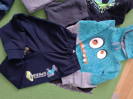 Balík oblečenia - 98/104, 104–116