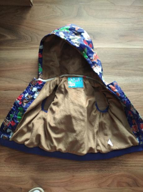 Vesta s dinosaury, tu,80