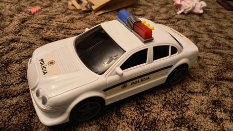 Väčšie policajné auto, 