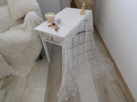 Stolík príručný drevený,, 