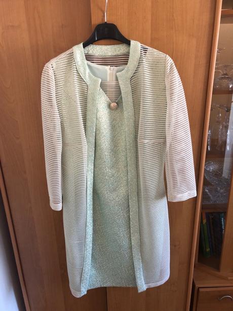 Spoločenské šaty, 38