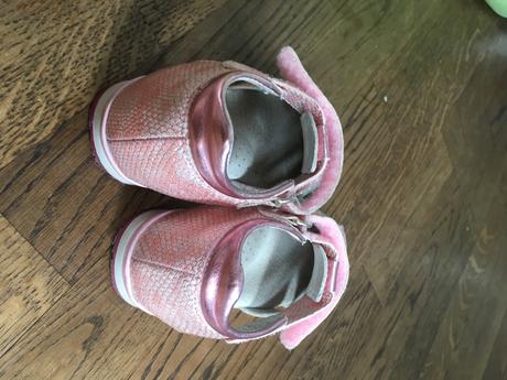 Sandálky, kornecki,22