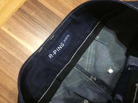 Nohavice s pukmi, 26