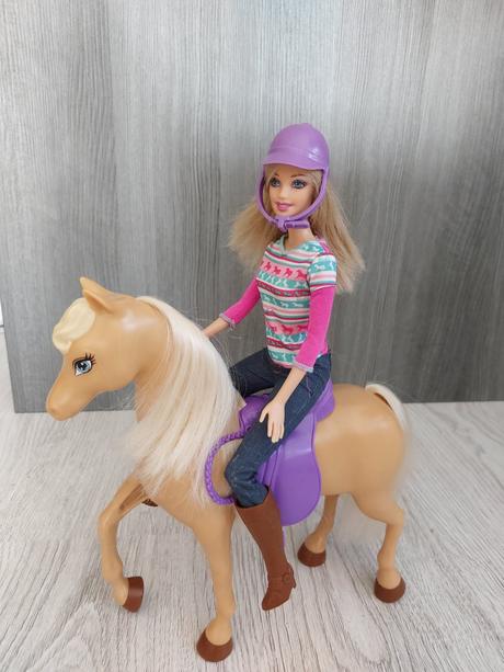 Barbie a kôň,