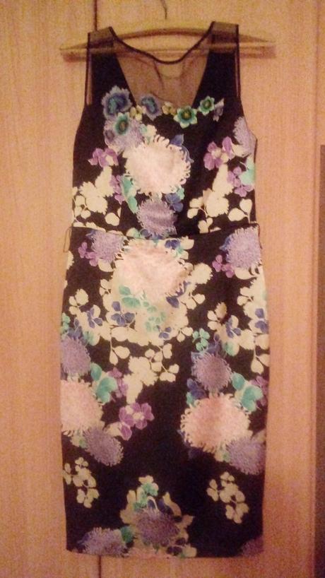 Kvetovane elegantne saty, m