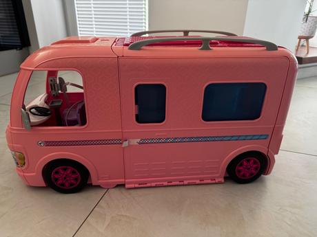 Barbie karaván,