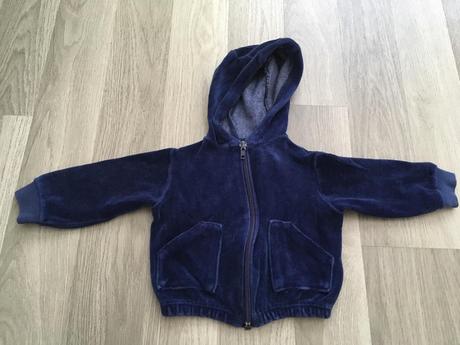 Zamatová mikina, 62