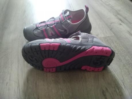 Dievčenské sandále 32 - nové, 32