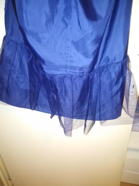 Spoločenské šaty, 44